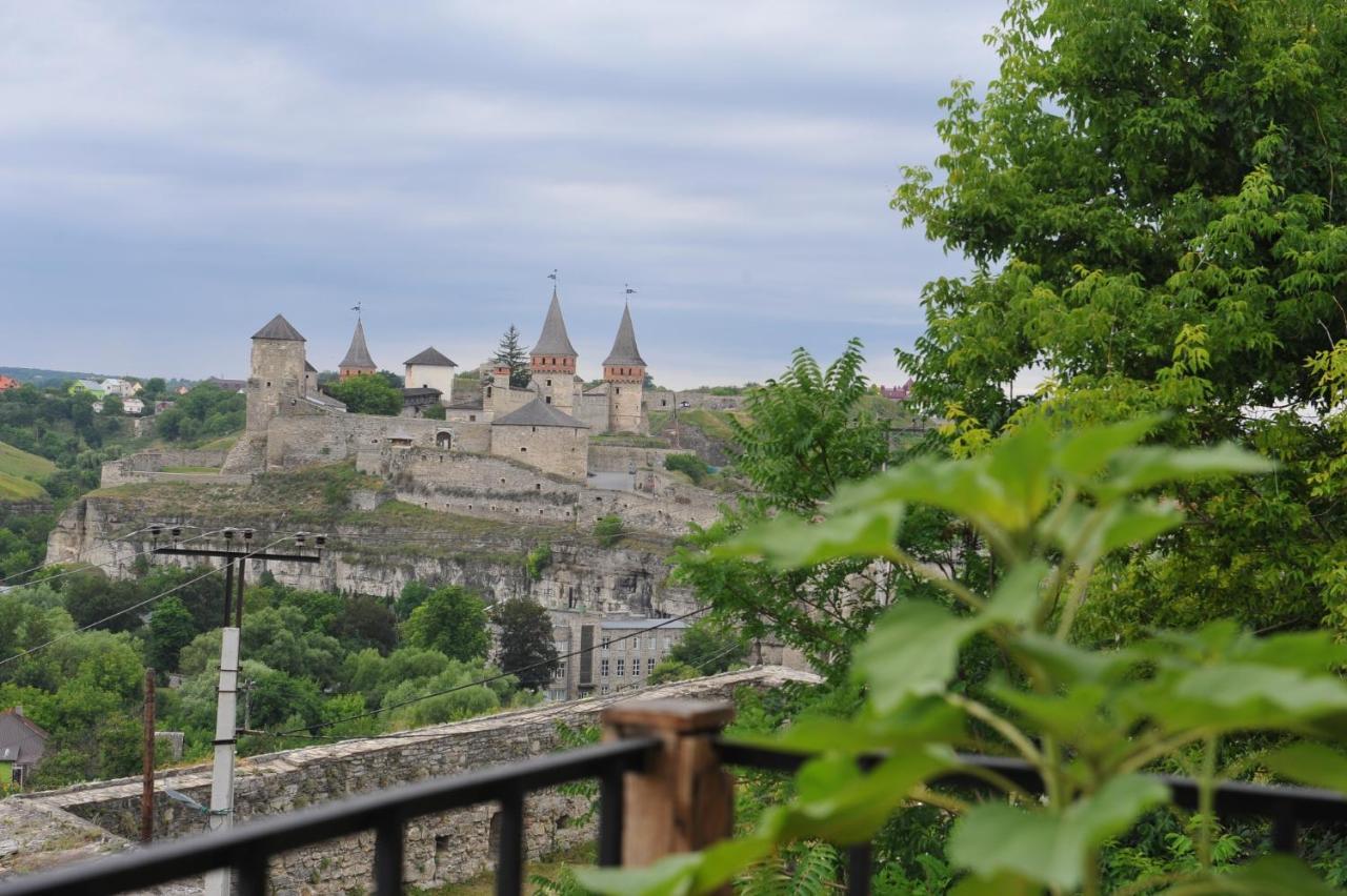 Будинок З Видом На Стару Фортецю Kam'janec'-Podil's'kyj Esterno foto