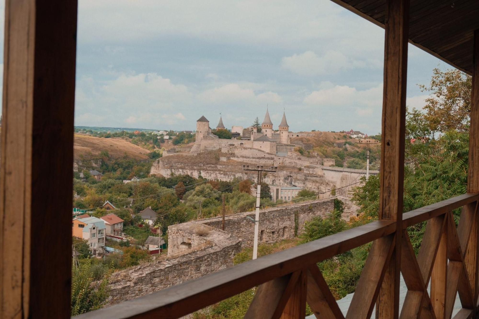 Будинок З Видом На Стару Фортецю Kam'janec'-Podil's'kyj Esterno foto